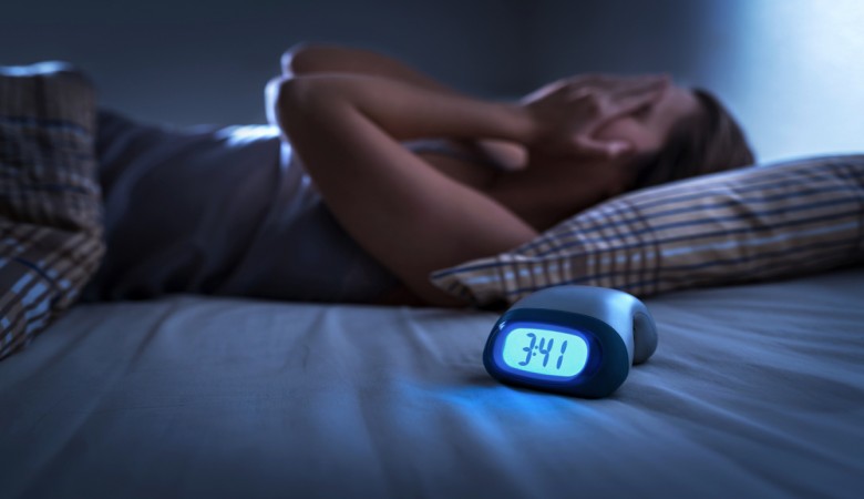 Noite mal dormida pode prejudicar o controle do apetite e se tornar uma barreira para o emagrecimento, alerta especialista em nutrologia
